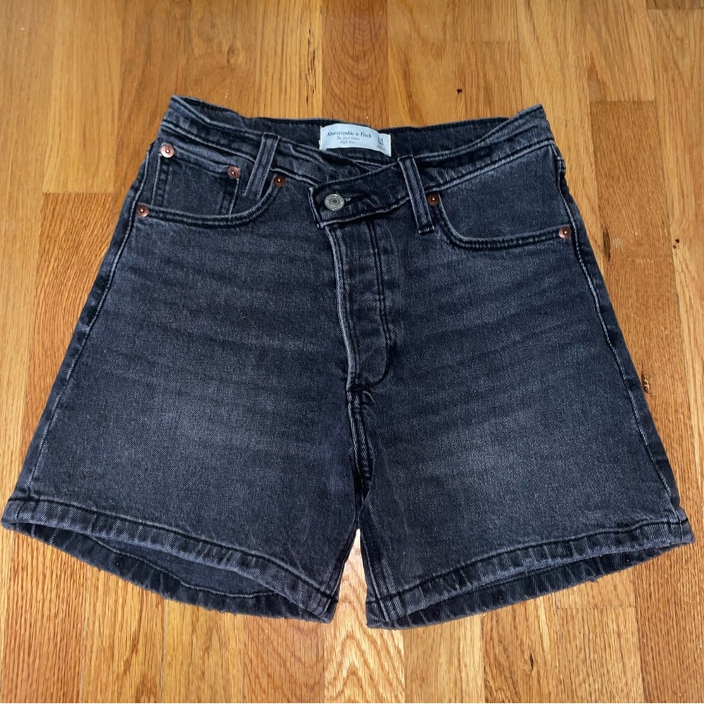 Abercrombie high rise dad short